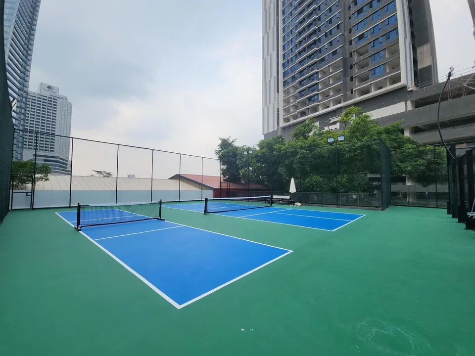 The Hideout @ The Linc - photo 2