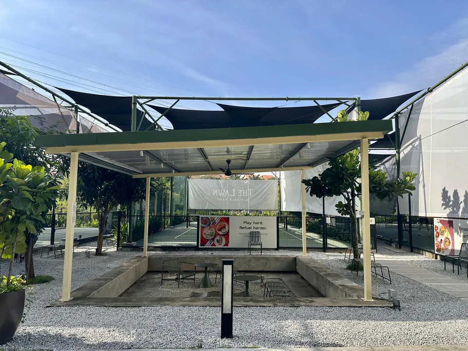 The Lawn by Pickle Park - photo 3