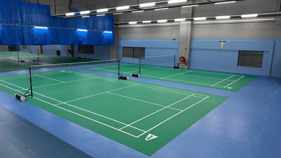 Ultra Sports Center, 168 Park Mall - photo 3